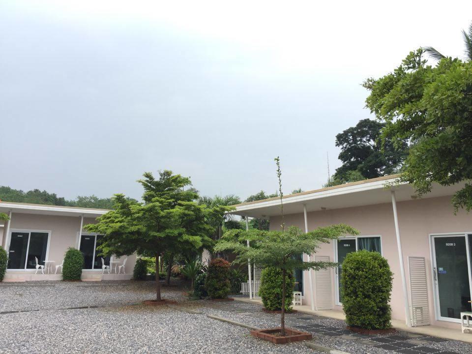 Baan Chan Suan Nong Nam Daeng Buitenkant foto